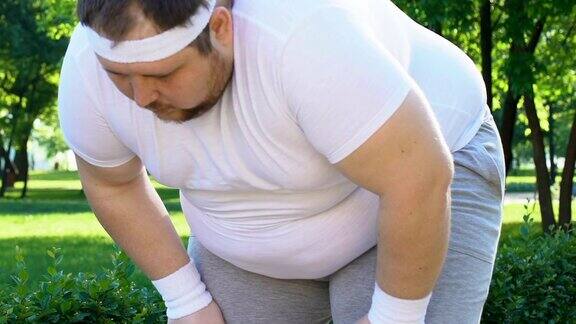 超重男性做暂停呼吸和向前跑减肥的目标