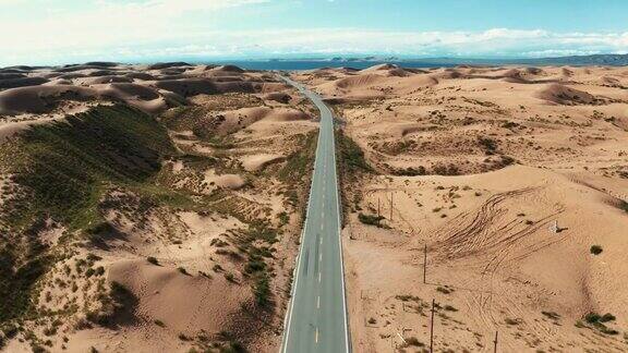 中国青海省沙漠公路
