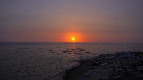 秘鲁利马蓬塔赫莫萨海滩上美丽的日落