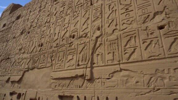 古象形文字的埃德夫神庙在卢克索埃及