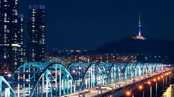 韩国首尔东搭桥和汉江上的首尔城市