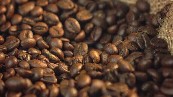 4K旋转咖啡豆的视频