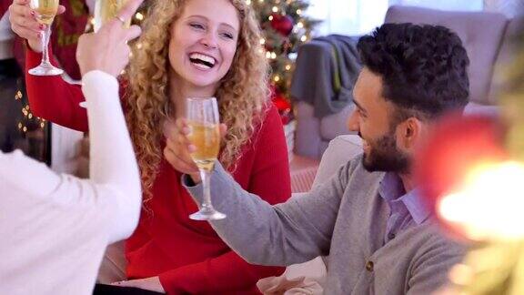 不同类型的千禧一代在圣诞节或新年前夕喝香槟