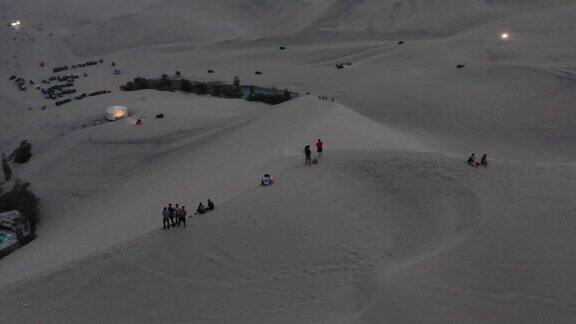 一个沙丘鸟瞰图在伊卡地区秘鲁