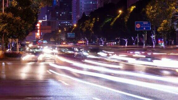 夜景时间照亮了中国深圳城市交通街道十字路口全景4k时间