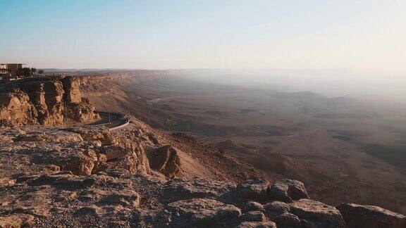 以色列内盖夫沙漠的MakhteshRamon火山口锅4k