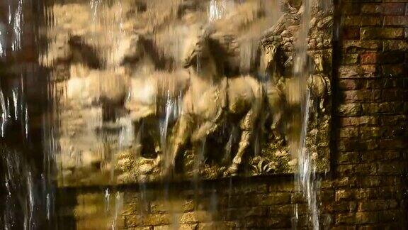 马雕像和水工作