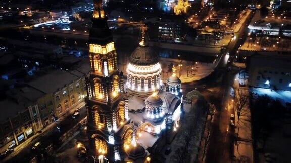 神圣的报喜大教堂在哈尔科夫夜灯