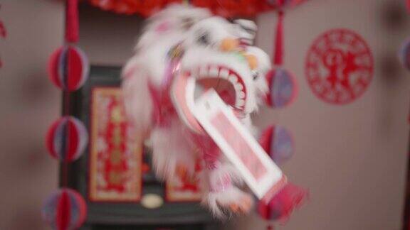 舞狮在中国新年的背景下