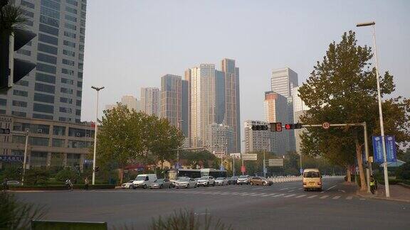日落时分青岛市公寓综合体交通街道慢镜头全景4k中国
