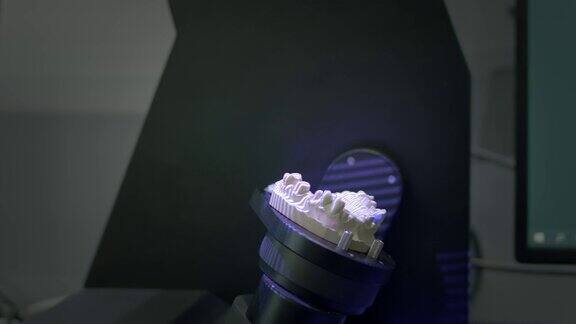 颌骨石膏模型的三维扫描现代牙科技术紫外线穿过牙齿