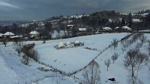 冬季景色乡村村庄鸟瞰图
