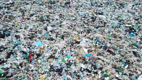 环境污染无人机拍摄的大垃圾堆的鸟瞰图