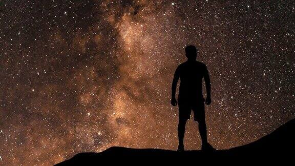 看星星的人独自一人仰望星空