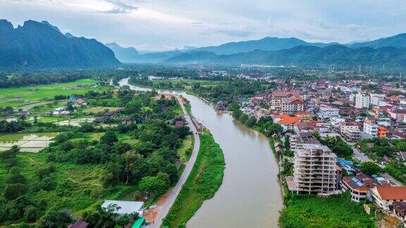 老挝万荣的超薄鸟瞰图