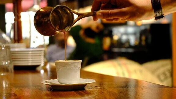 一杯传统土耳其咖啡