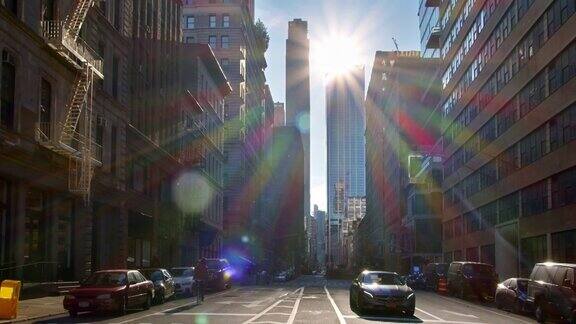 曼哈顿街阳光明媚的复古的风格