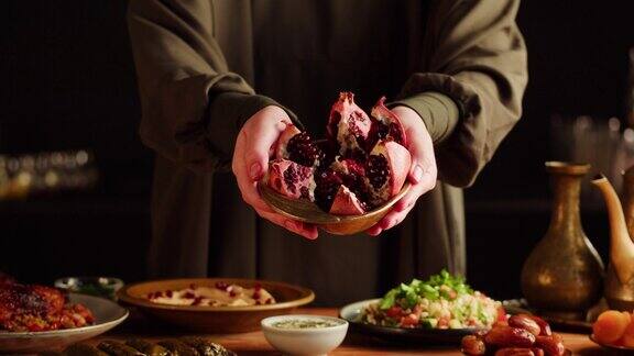 土耳其传统食物石榴特写成熟健康的果实中东文化阿拉伯美食概念