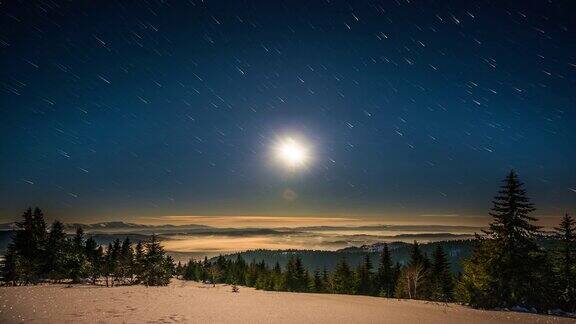 月亮和星星在喀尔巴阡山脉的时间流逝