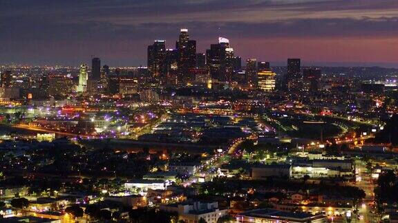 洛杉矶夜间灯火通明-无人机拍摄