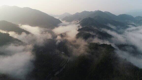 桂林山脉的云海