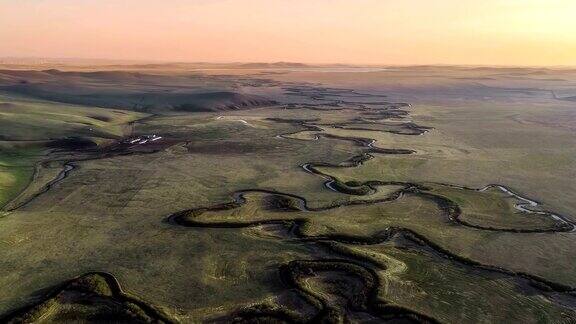 内蒙古蜿蜒的河道航拍