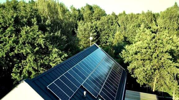 房屋屋顶太阳能电池板