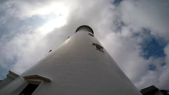 弗雷泽岛灯塔上空云层的时间流逝