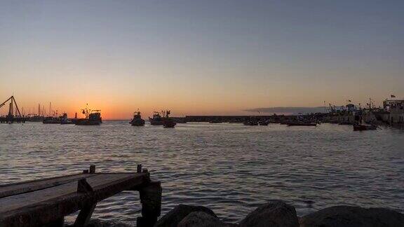 安托法加斯塔渔港的日落