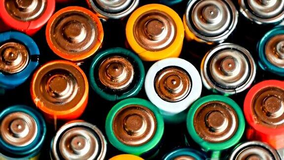 来自不同制造商的废旧电池