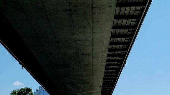 布拉迪斯拉发的UFO桥