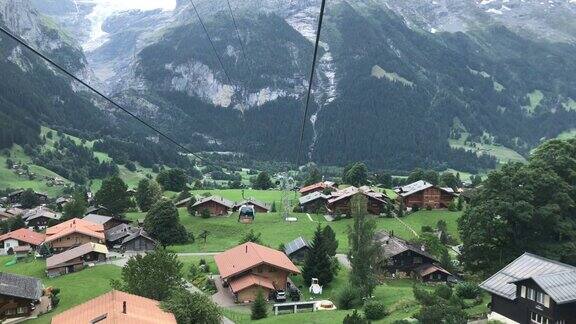 瑞士格林德沃缆车上的美景