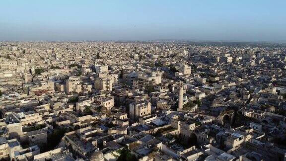 阿勒颇一个地区的屋顶在4K的阳光下我们可以看到叙利亚城市建筑的屋顶