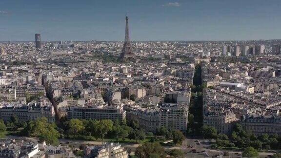 白天时间巴黎市中心著名的塔区飞行俯瞰4k法国交通街道航拍全景