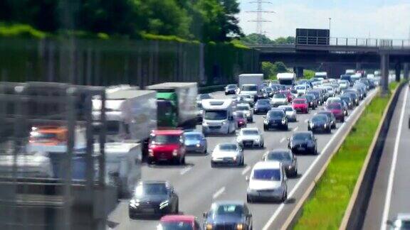 时间流逝:高速公路交通堵塞玻璃滤镜