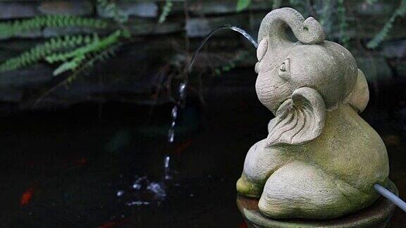 慢镜头花园里的喷泉