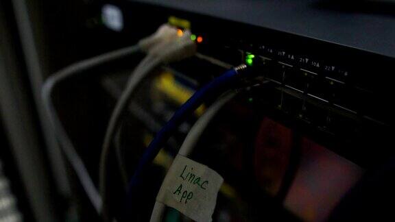 以太网交换机关闭了有电缆使用和开放的端口在公司中通过以太网发送和接收数据