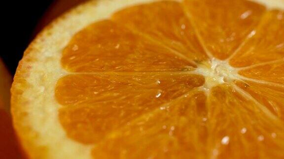 新鲜成熟的橙子片