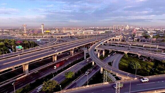 泰国曼谷高速公路交通缓慢鸟瞰图吊车拍摄