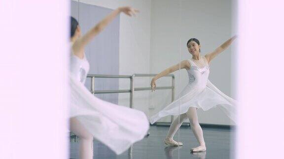 少女梦想成为芭蕾舞演员