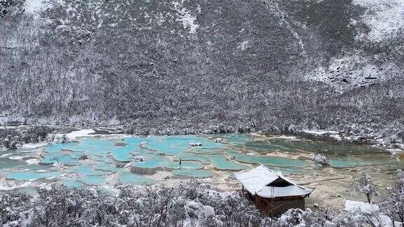 东方风景美丽的湖雪