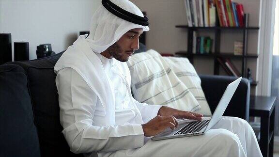 阿拉伯人网上购物