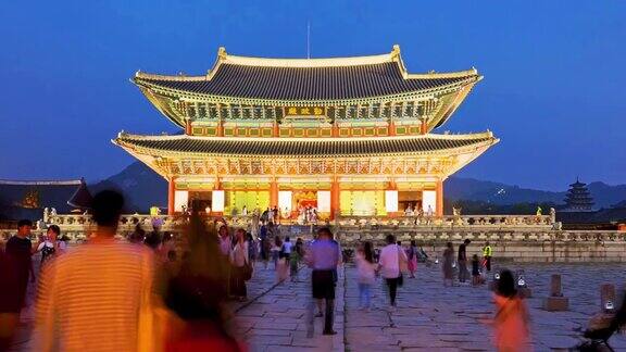 韩国首尔京福宫游客蜂拥而至