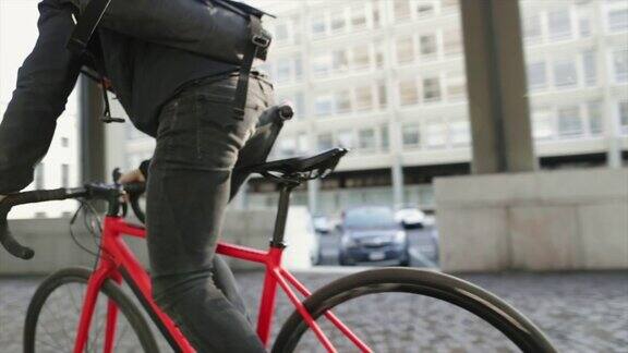 自行车快递员:在城市中使用公路自行车的通勤者