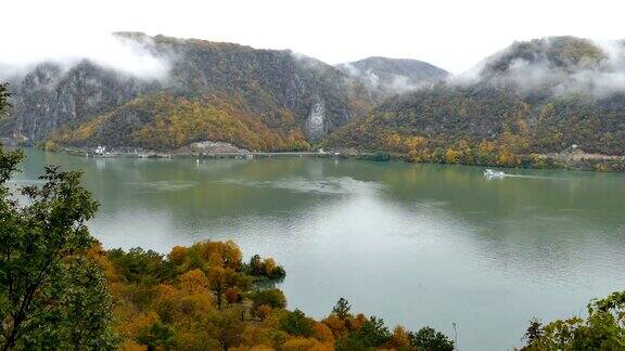 多瑙河峡谷的秋天4K视频