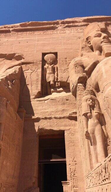 埃及的阿布辛贝神庙埃及阿布辛贝神庙拉美西斯二世