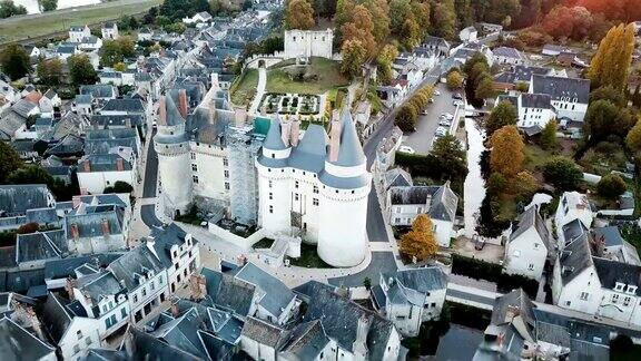法国卢瓦尔省的中世纪要塞朗格埃城堡