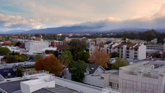 加州帕洛阿尔托市中心的鸟瞰图