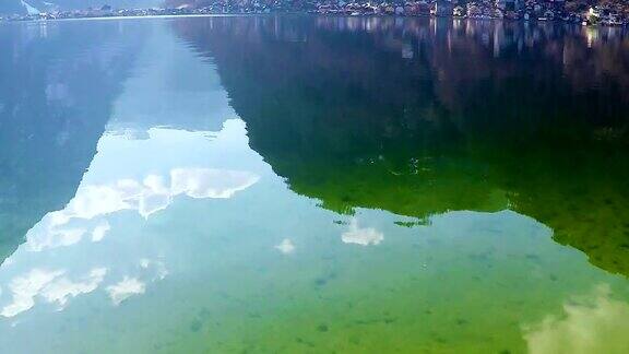 奥地利沃尔夫冈湖自然优美水面倒影清澈气宇轩昂