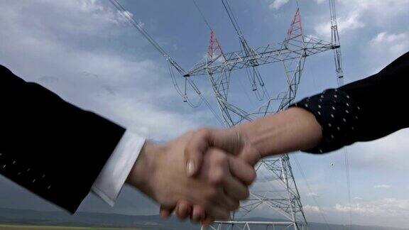 电气工程师握手